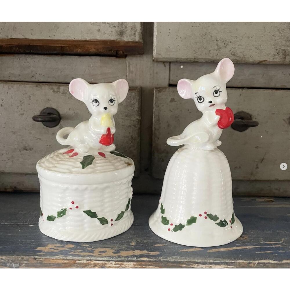 Vintage Christmas Mouse Georgian Fine Bone China Trinket Box Bell Taiwan